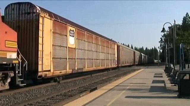 CSX Leads Union Pacific Auto Train: Colfax, California