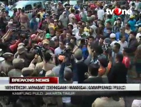 Bentrok di Kampung Pulo, Warga Lempar Batu, Kaca dan Botol