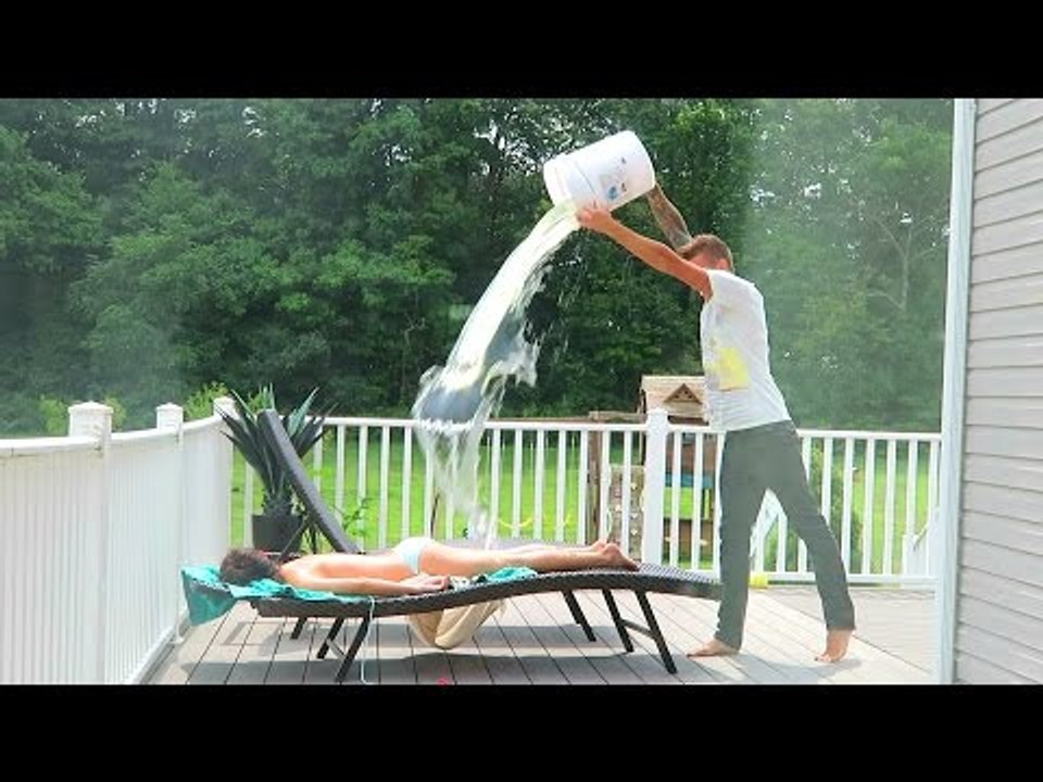 TOPLESS TANNING PRANK