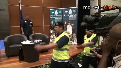 Police marshals to accompany media covering rally