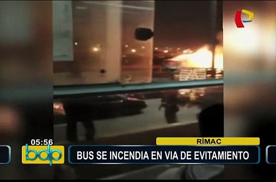 Rímac: bus de transporte público se incendia en plena Vía de Evitamiento