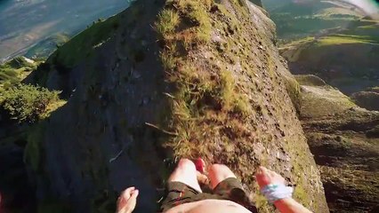 Petit footing extrême au sommet d'une montagne - Flippant!