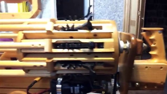 Lanceur d'élastique automatique - Le jouet parfait pour vous amuser au bureau