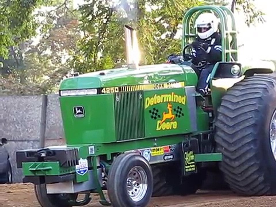 TRACTOR PULL LANESVILLE INDIANA 2009 PART 2
