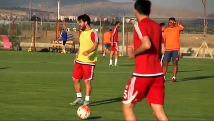 Yekta, yeni takımıyla ilk antrenmanına çıktı!