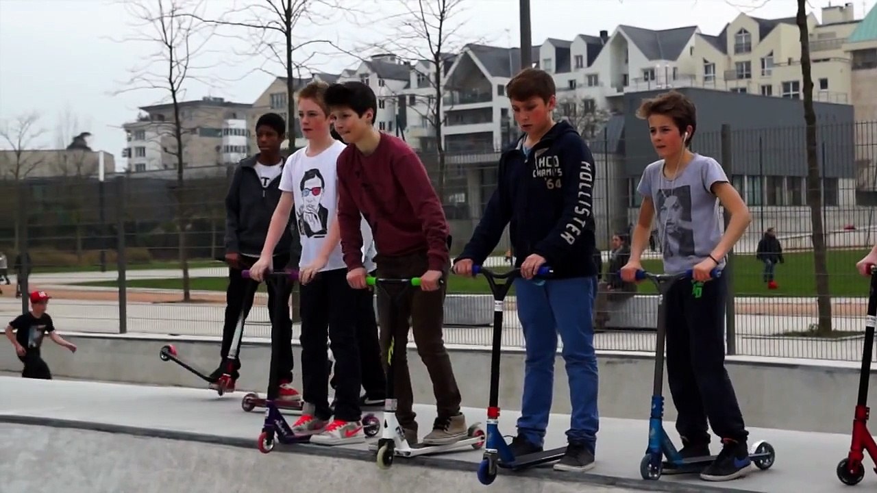 Trotinette freestyle skatepark