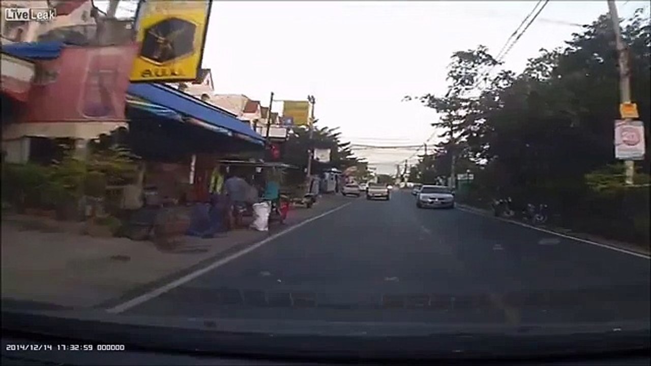 LiveLeak - The Pick Up Artist
