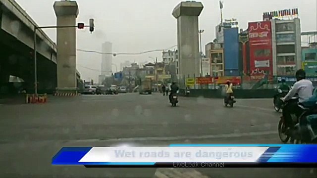 LiveLeak - Wet roads are dangerous-copypasteads.com