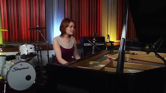 Libbie Schrader performs again on The Jimmy Lloyd Songwriter Showcase - NBC TV - jimmylloyd.com