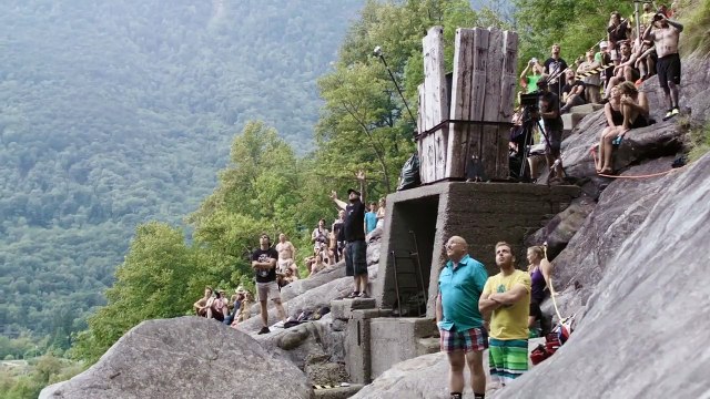 Laso Schaller : Record du monde de plongeon à 58,8 mètres