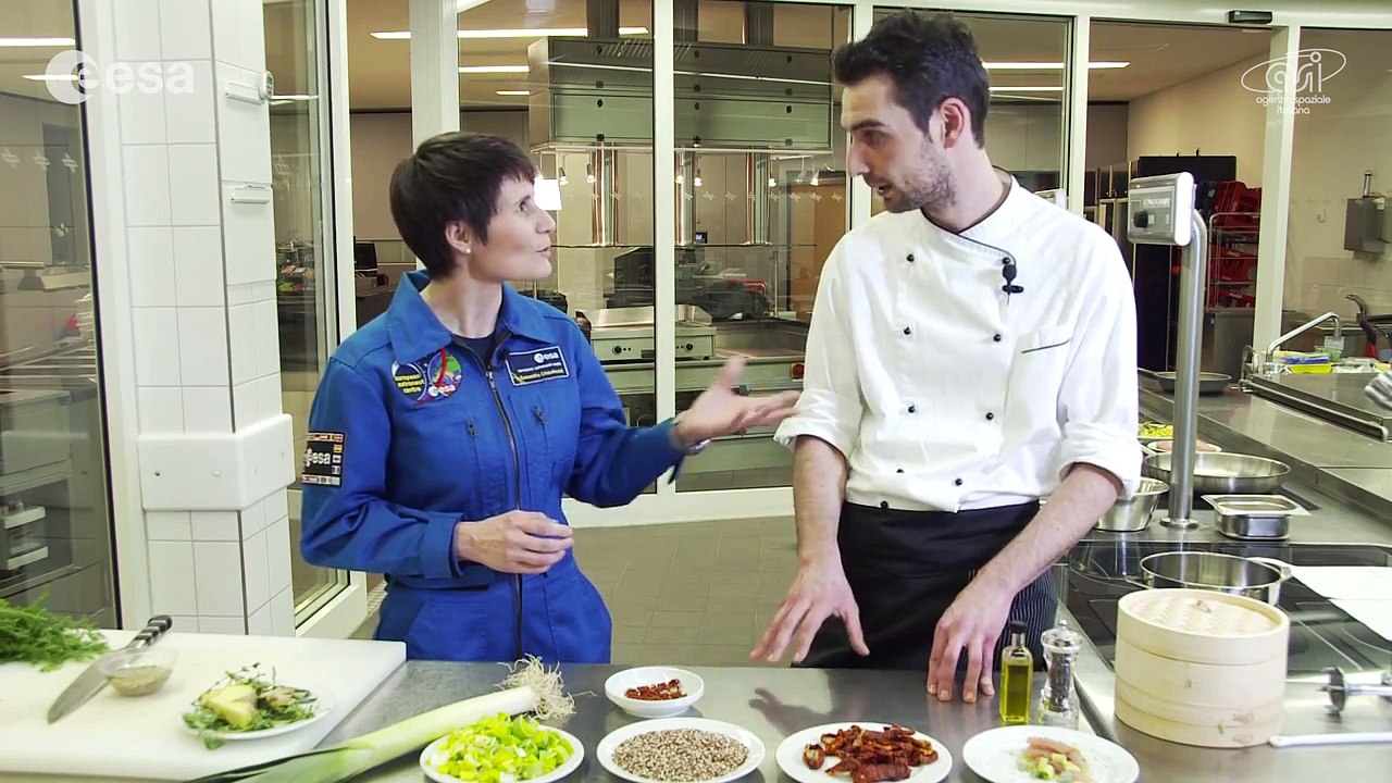 Insalata di quinoa e sgombro con Stefano Polato e Samantha Cristoforetti