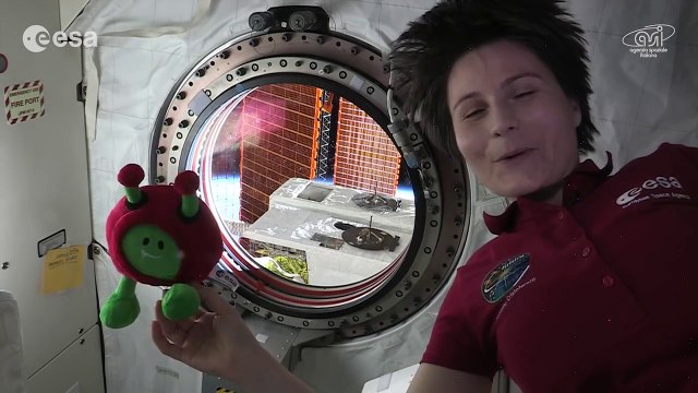 Rhymes from space: Samantha reads Twinkle, Twinkle Little Star