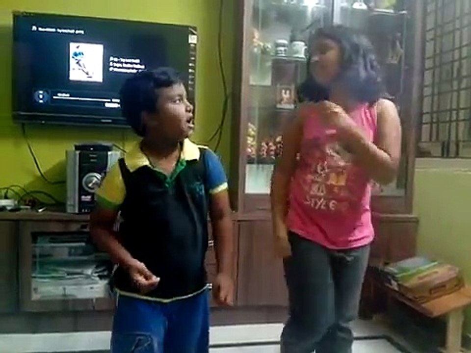 FUNNY INDIAN KIDS DANCING | Funny kids dancing