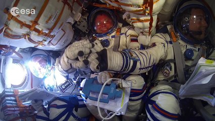 Soyuz rendezvous and docking explained