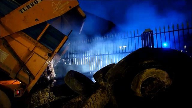 Saint-Lô: face à face tendu entre agriculteurs et CRS