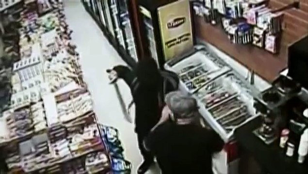 Etats-Unis : attaqué à la machette, un commerçant fait fuir des braqueurs avec une épée