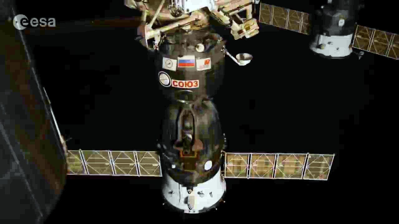 Night timelapse with Soyuz and aurora