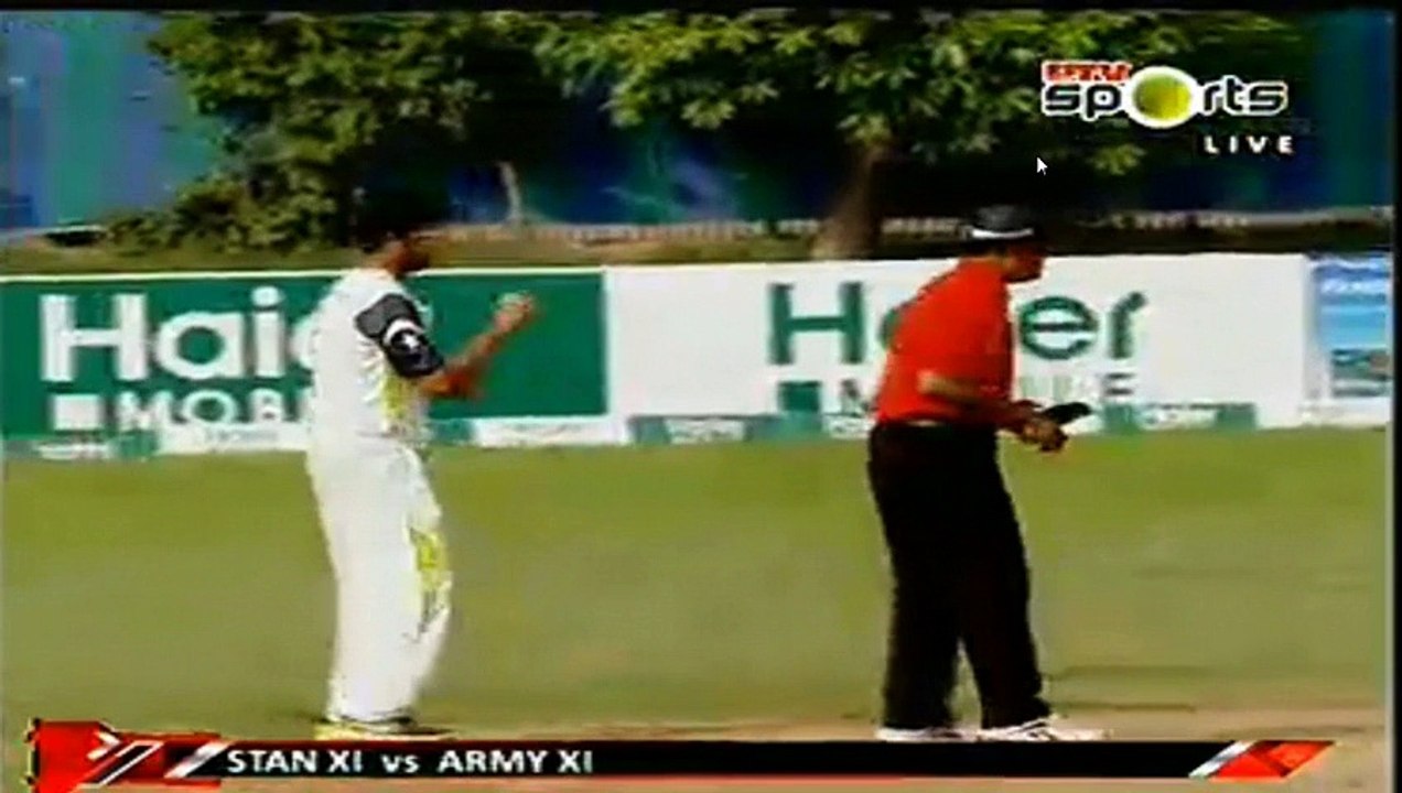 Shahid Afridi Ky Six Par General Raheel Ka Reaction