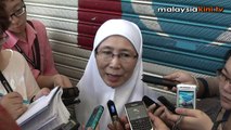 Pijak gambar: Wan Azizah persoal 'keadilan' polis