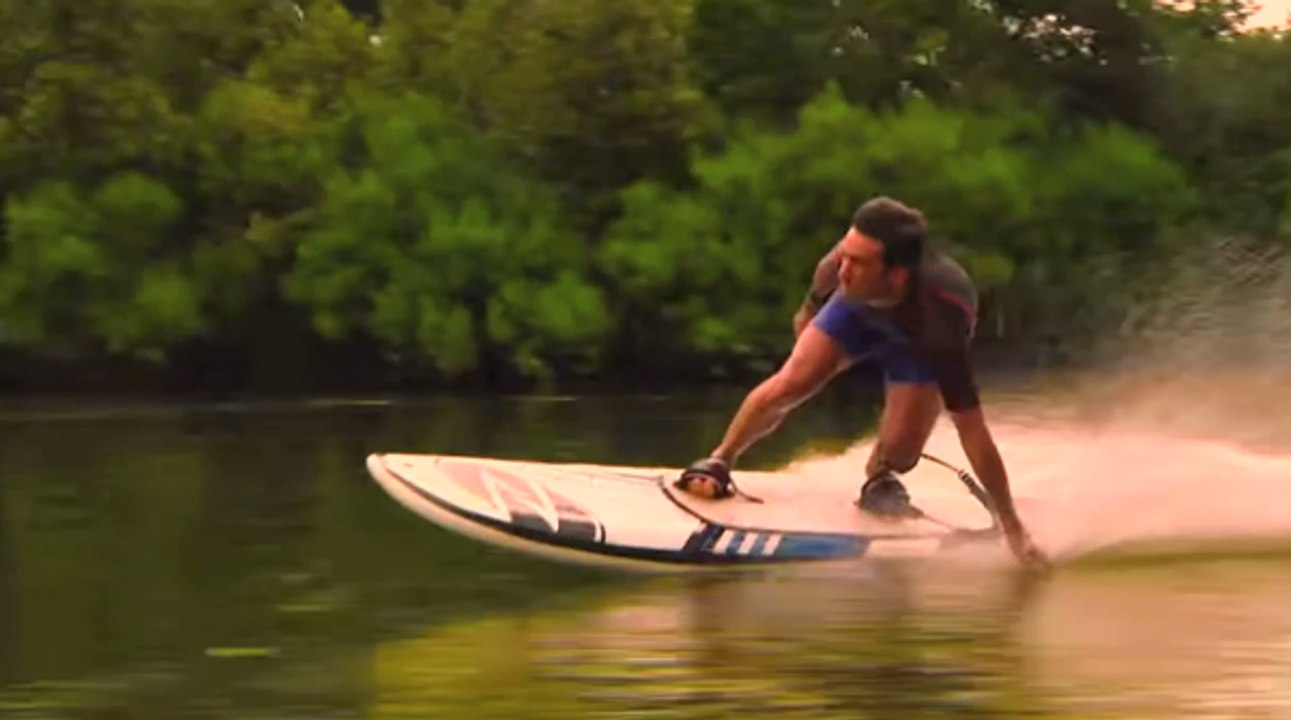 Avec le surf électrique, plus besoin de vagues