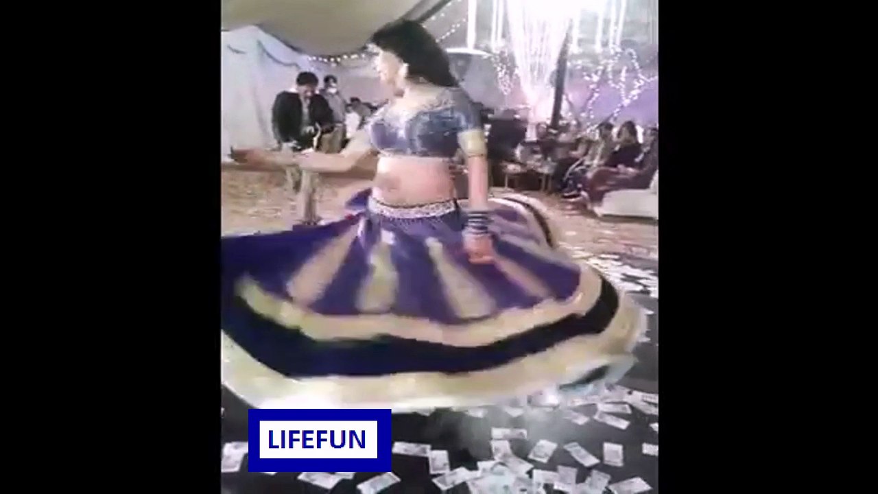 Modren Larki Ka Wedding Dance