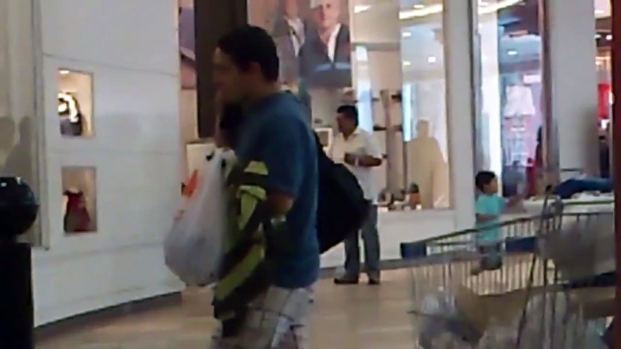 Pelea en el mall plaza sur