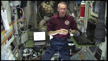 What does a typical working day on the ISS look like?