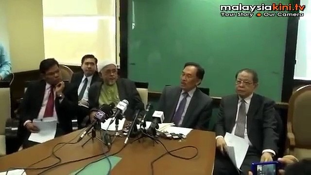 Najib desperate over looming general election