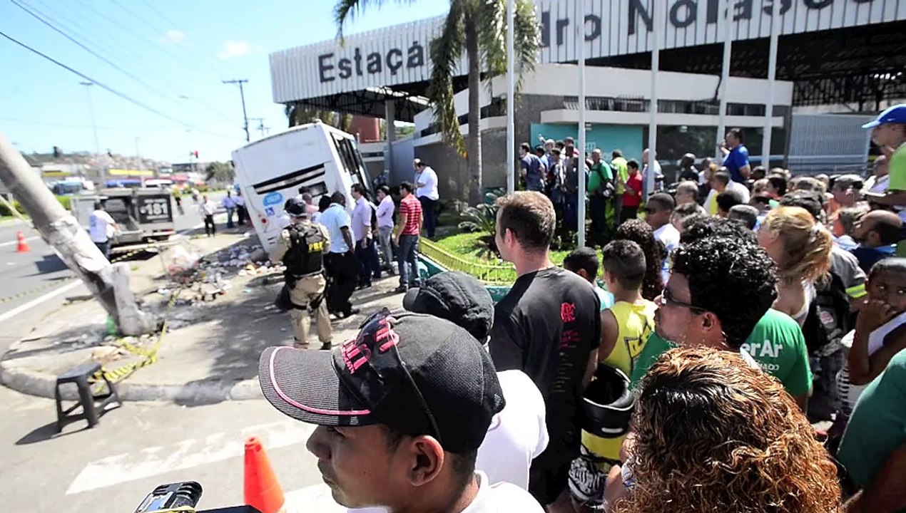 Testemunhas contam como foi o acidente envolvendo um Transcol em Cariacica