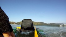 Praia à praia, mares aos mares, barcos aos barcos, Ubatuba, SP, Brasil,PET reciclados em 82 a 92 garrafas de 2 litros