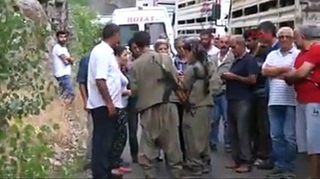 PKK Yol Kesip Kimlik Kontrolü Yapıyor Yabancı Plaka varsa yakıyor