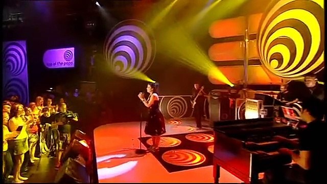 Lily Allen - Smile (Live 2006)
