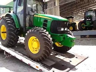 CARREGANDO TRATORES JONH DEERE / JONH DEERE IN BRAZIL