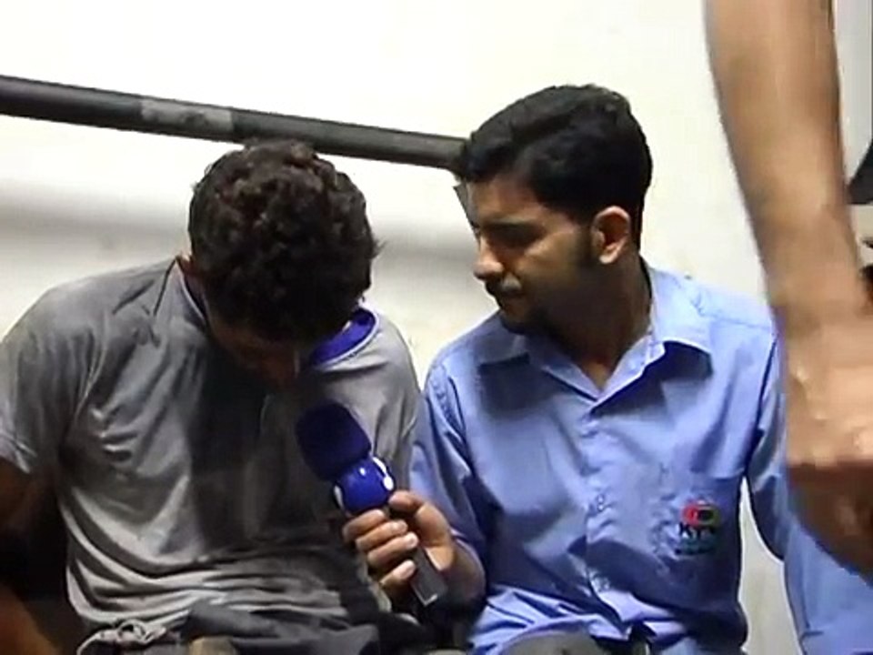 bebado vomita nos pe do reporter pica pau