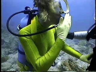 Caribbean Mermaid Diver - behind the scenes