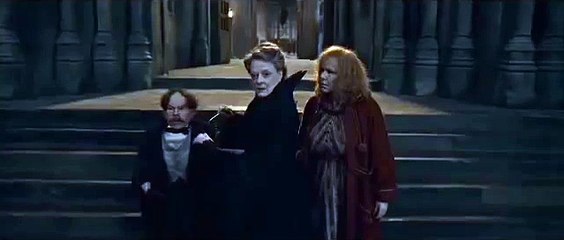 Exclusive: Deathly Hallows Part 2 - 'Awakening Statues' Clip