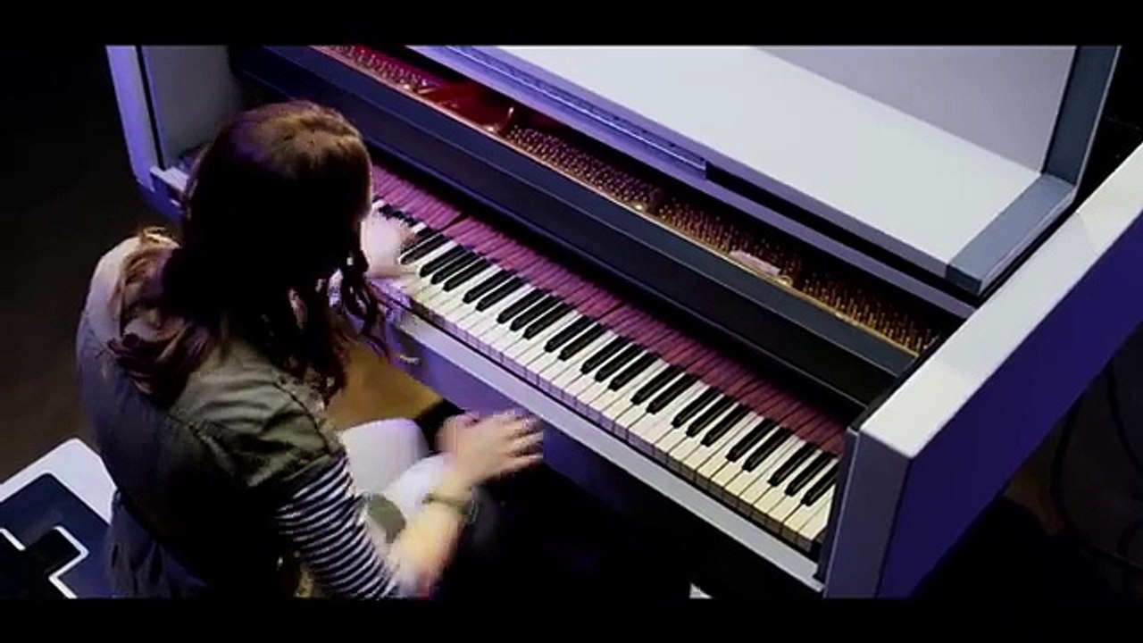 Super Mario Bros Medley on a NINTENDO PIANO - Sonya Belousova