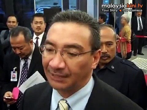 Make police report if threatened, politicians told