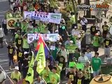 15,000 swarm Kuantan for anti-Lynas rally