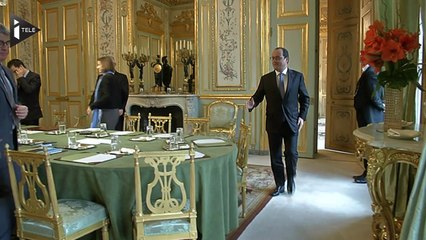 François Hollande entend pousuivre la baisse des impôts en 2016