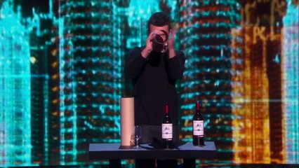 Giám khảo 'sốc' với tuyệt chiêu 'nhân giống' của thí sinh tài năng