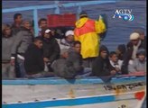 Sono 1200 i nuovi migranti giunti sull'isola di Lampedusa AGTV 24-03-2011.wmv