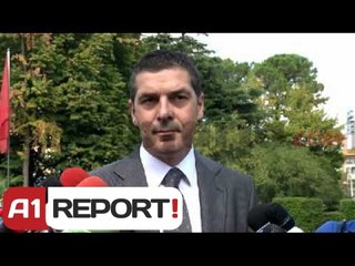 Ish të burgosurit politik protestë  te Parlamenti, i mbështet Gazmend Oketa