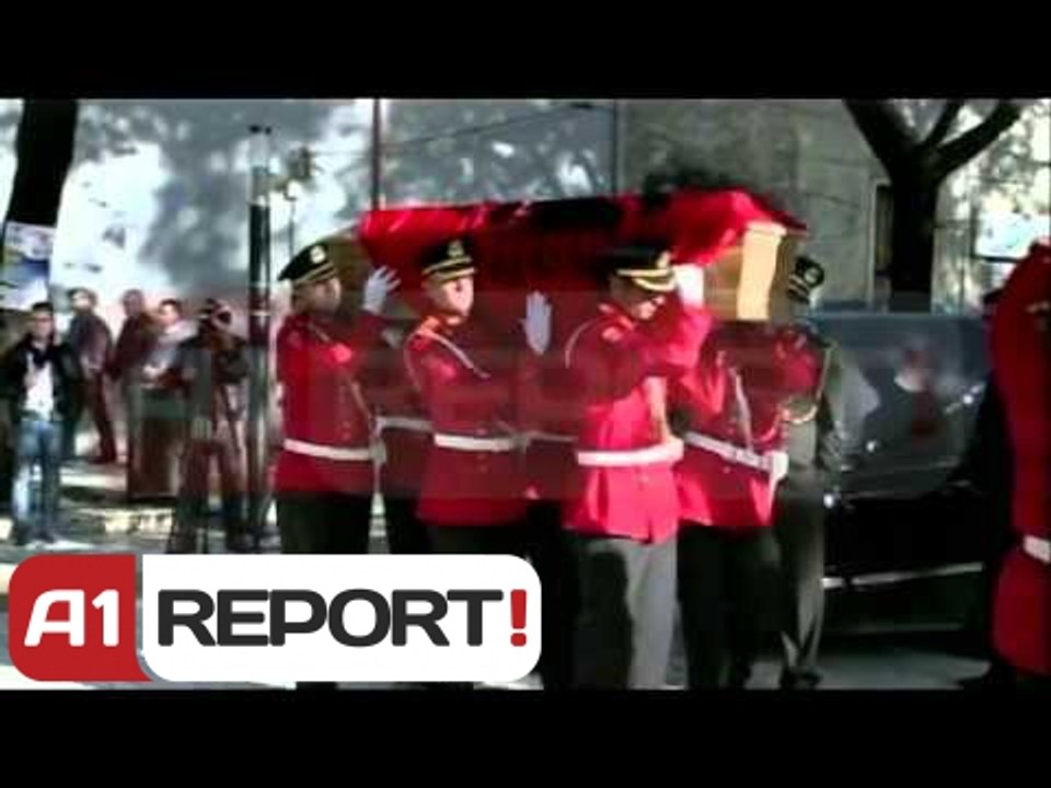 Eshtrat e Mbretit Zog kthehen nga Parisi në Atdhe