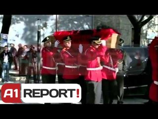 Eshtrat e Mbretit Zog kthehen nga Parisi në Atdhe