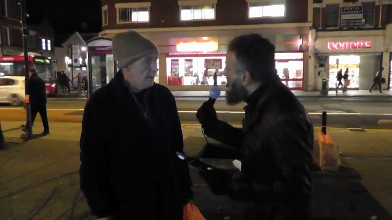 Shock Conversion of Ex British Soldier to Islam! 'Live' Street Dawah   Like