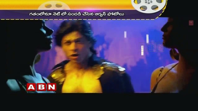 Shah Rukh Khan’s teenage son Aryan Khan flaunts his abs (20-08-2015)