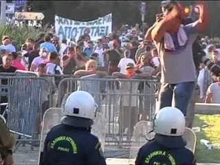 Papandreu dhe protestat 11.09.11.mpg