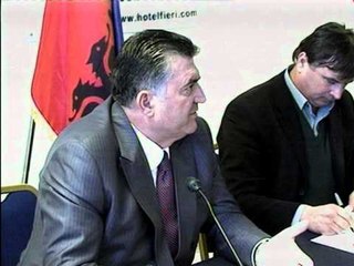 Mbledhja e Keshillit  Bashkiak, Fier