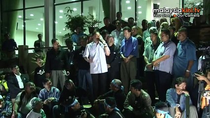 Anwar's last supper: Thousands throng KL